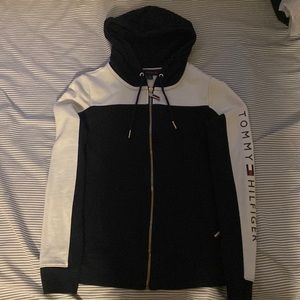 Hello I am selling a blue and white Tommy Hilfiger sweater. Size S/P